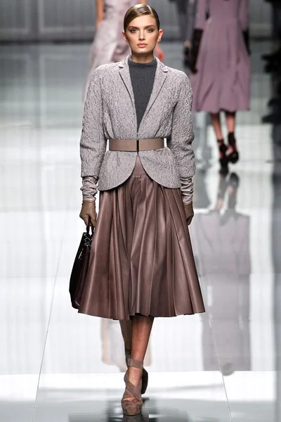 Look 17